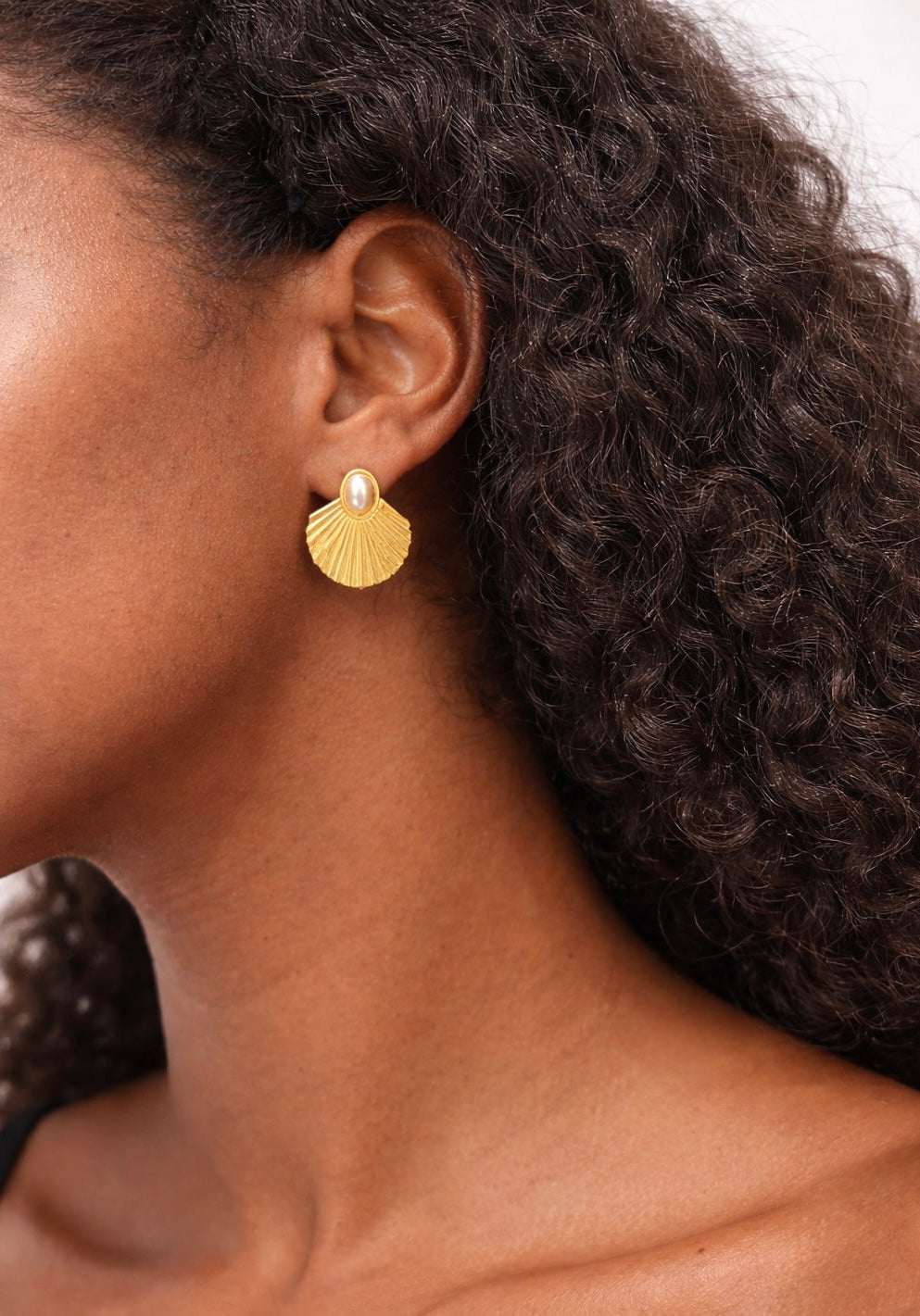 Golden Shell Pearl Earrings