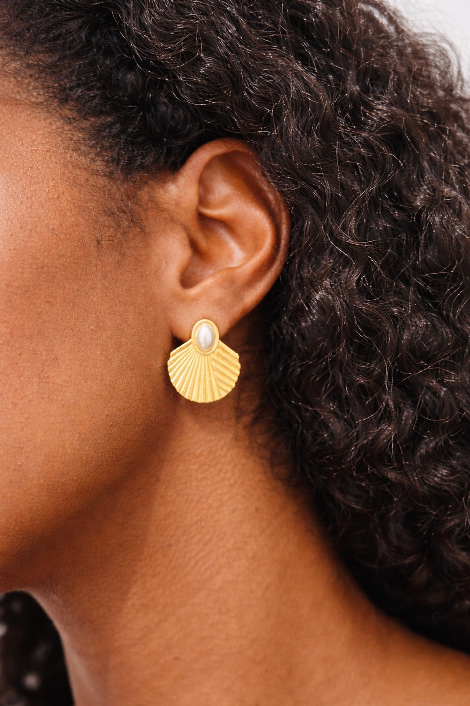 Golden Shell Pearl Earrings