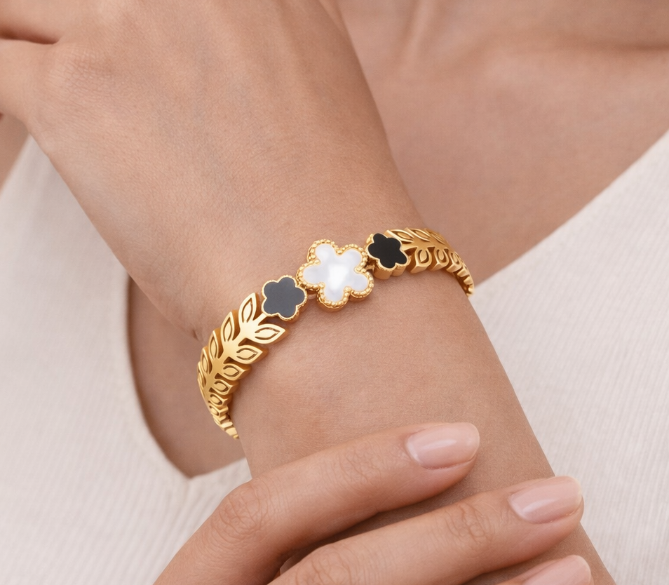 Noir Fleur Bangle