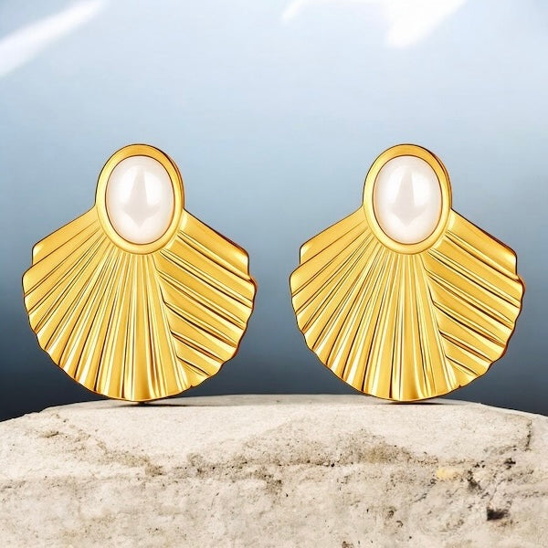 Golden Shell Pearl Earrings