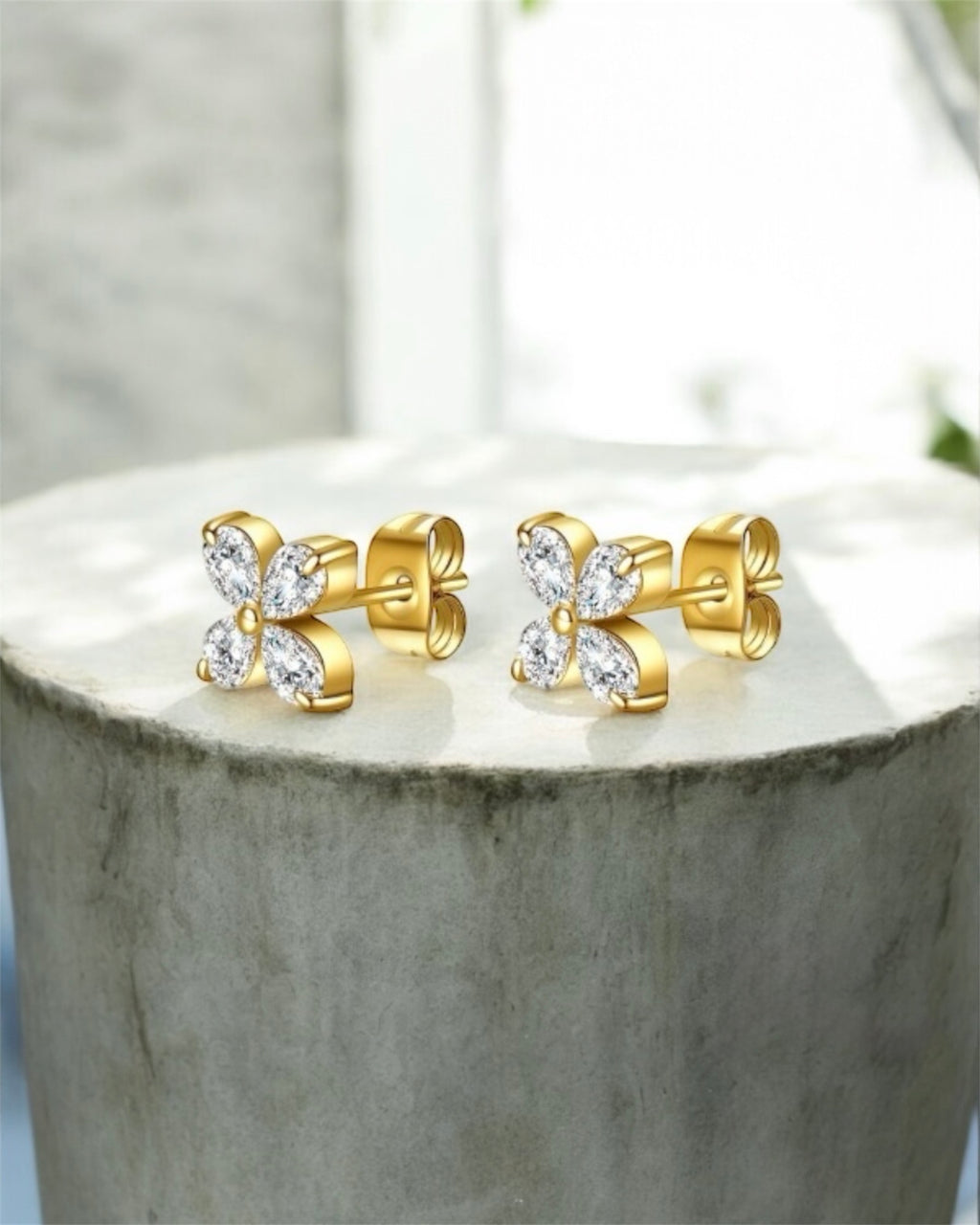 Clover Radiance Stud Earrings